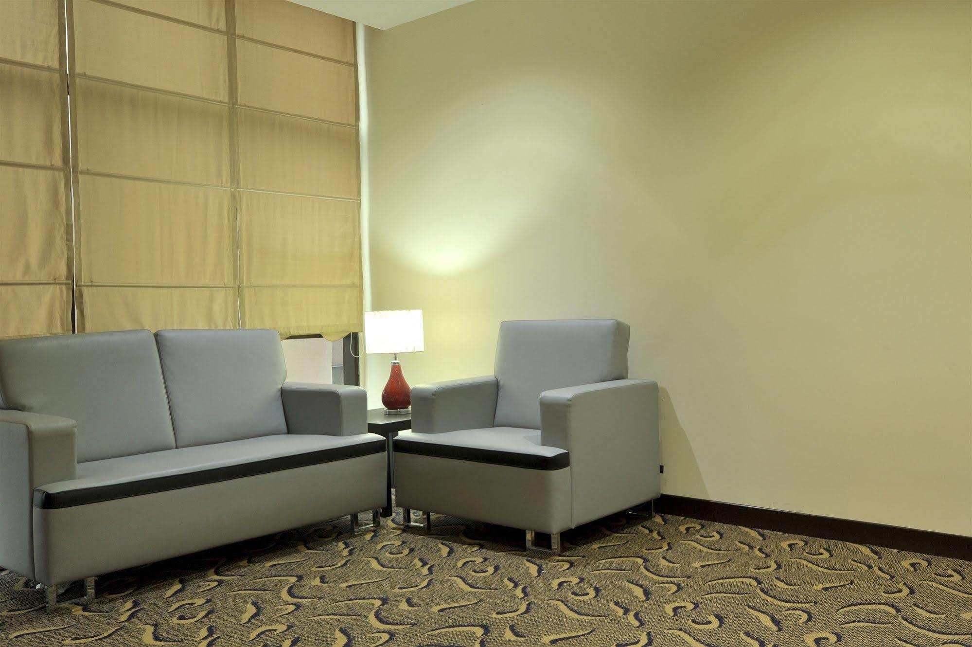 Hotel Hallmark Regency - 3*