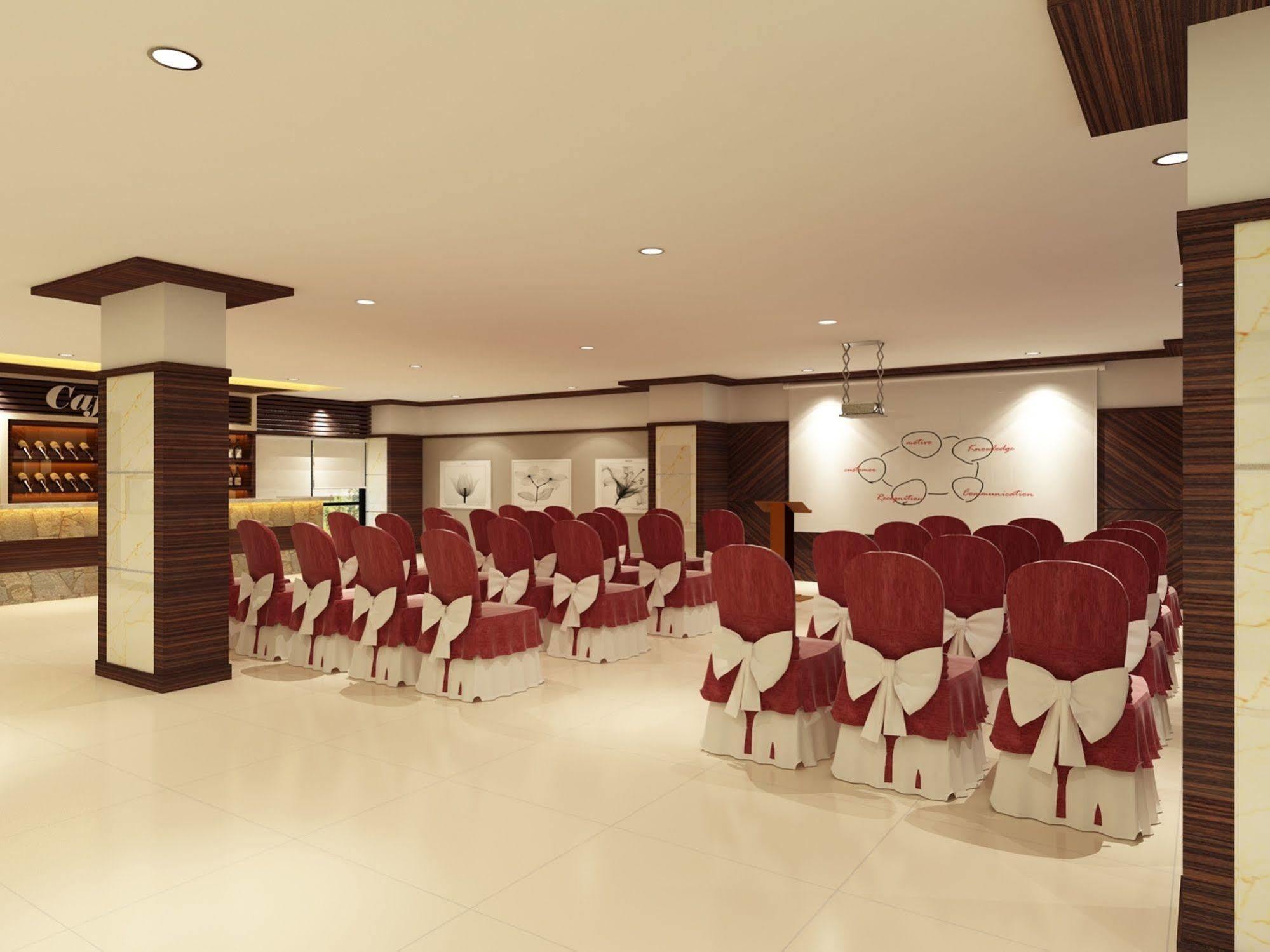Hallmark Regency - 3* Johor Bahru